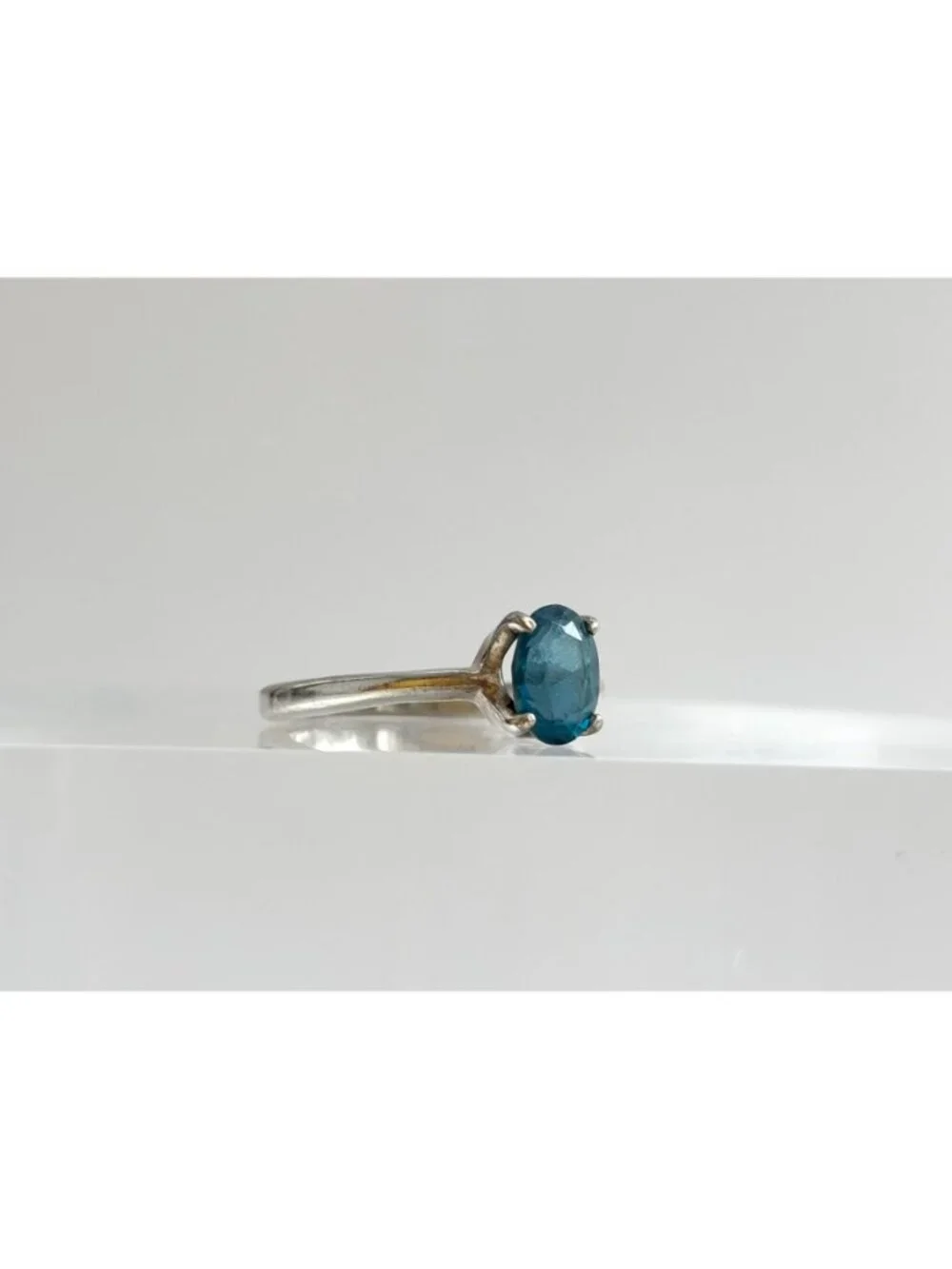 Kyanite Oval Cut Gemstone Minimalist Sterling Silver 925 Vintage Ring - sz 7.5
